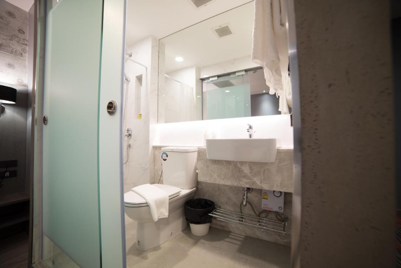 Studio Ekamai Bangkok Buitenkant foto