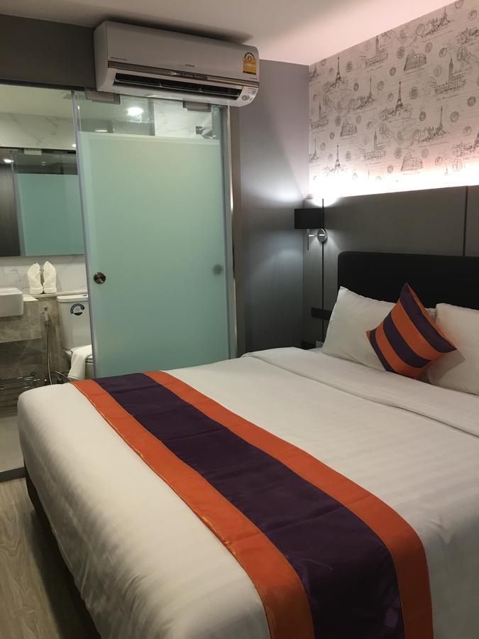 Studio Ekamai Bangkok Buitenkant foto