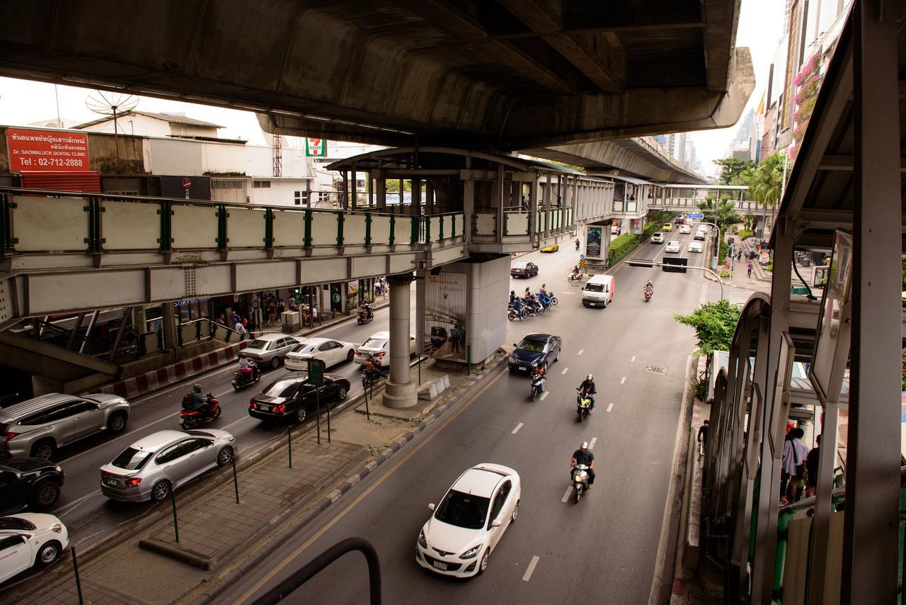 Studio Ekamai Bangkok Buitenkant foto