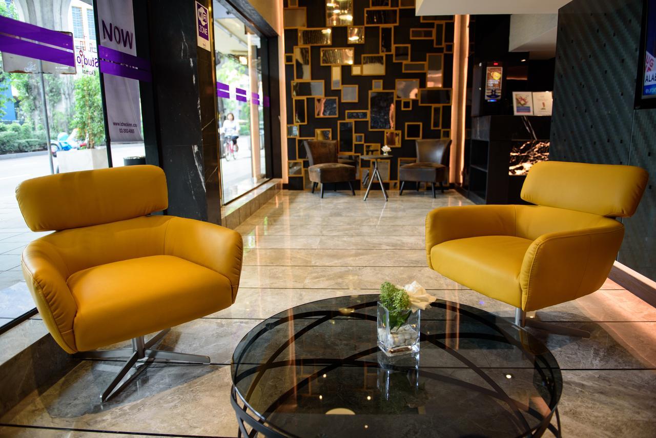 Studio Ekamai Bangkok Buitenkant foto